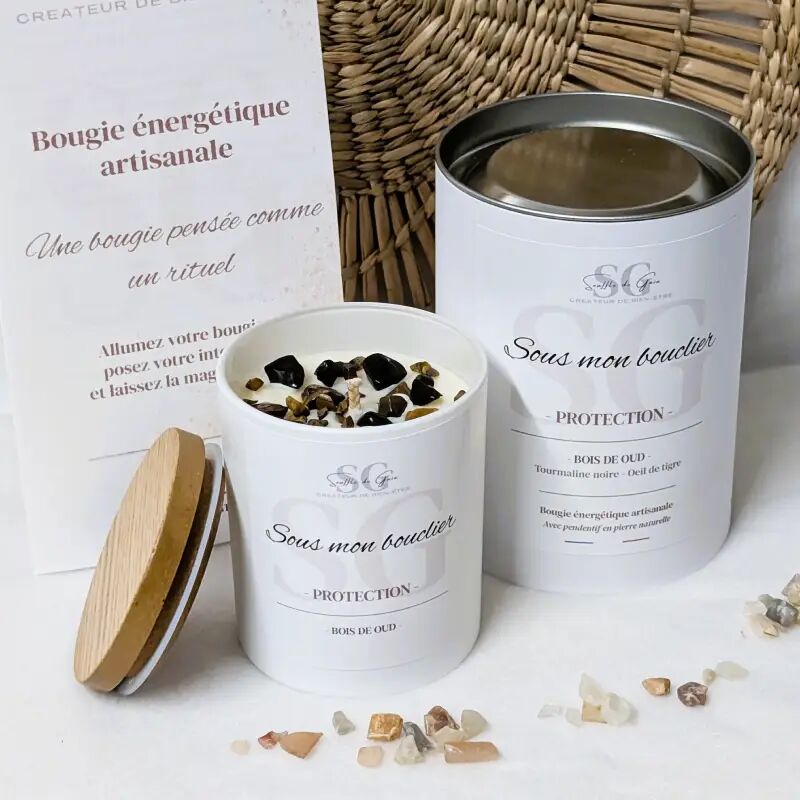 Bougie Lithothérapie Sous mon bouclier – Bougie bijou bois de oud, pierres naturelles & pendentif surprise