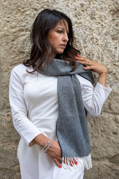 Sciarpa Donna 100% Baby Alpaca, morbida e soffice. Colore grigio