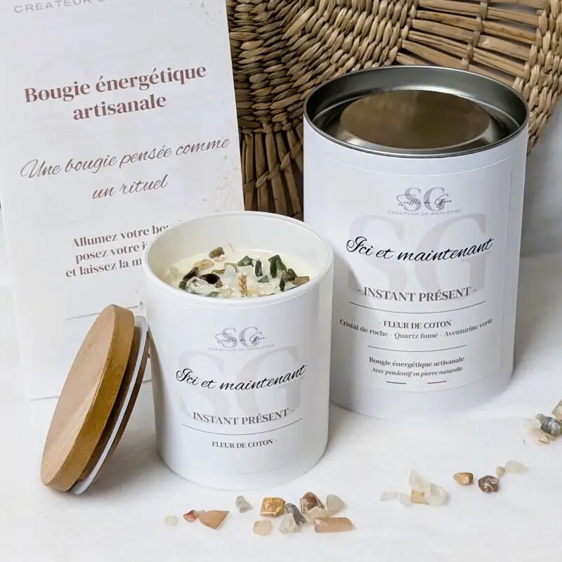 Bougie Lithothérapie Ici et maintenant – Bougie bijou fleur de coton, pierres naturelles & pendentif surprise