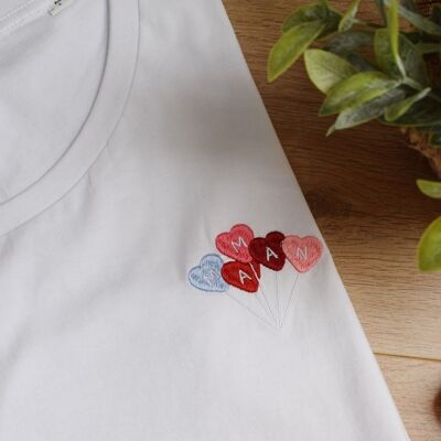 Mom Balloons embroidered t-shirt