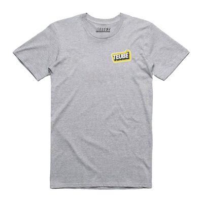 Camiseta gris con pegatina teubé