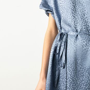 Robe de jour courte en jacquard de soie gris-bleu 5