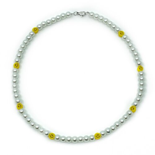 Smiley pearl necklace_
