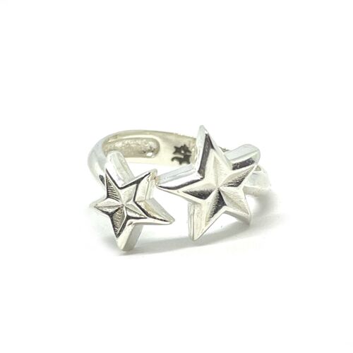 Sweeping star ring_