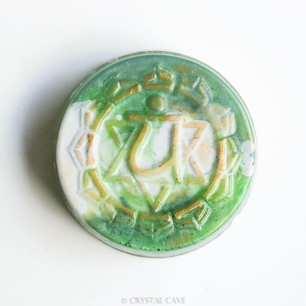 Chakra del corazón - Jabón de piedras preciosas de cuarzo rosa