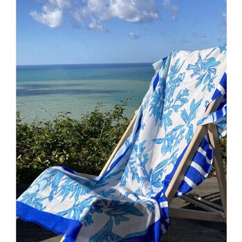 Pareo en coton bleu et blanc collection Brigitte Bardot, rayures et motif feuillage et oiseau, idéal mer, vacances, plage 2
