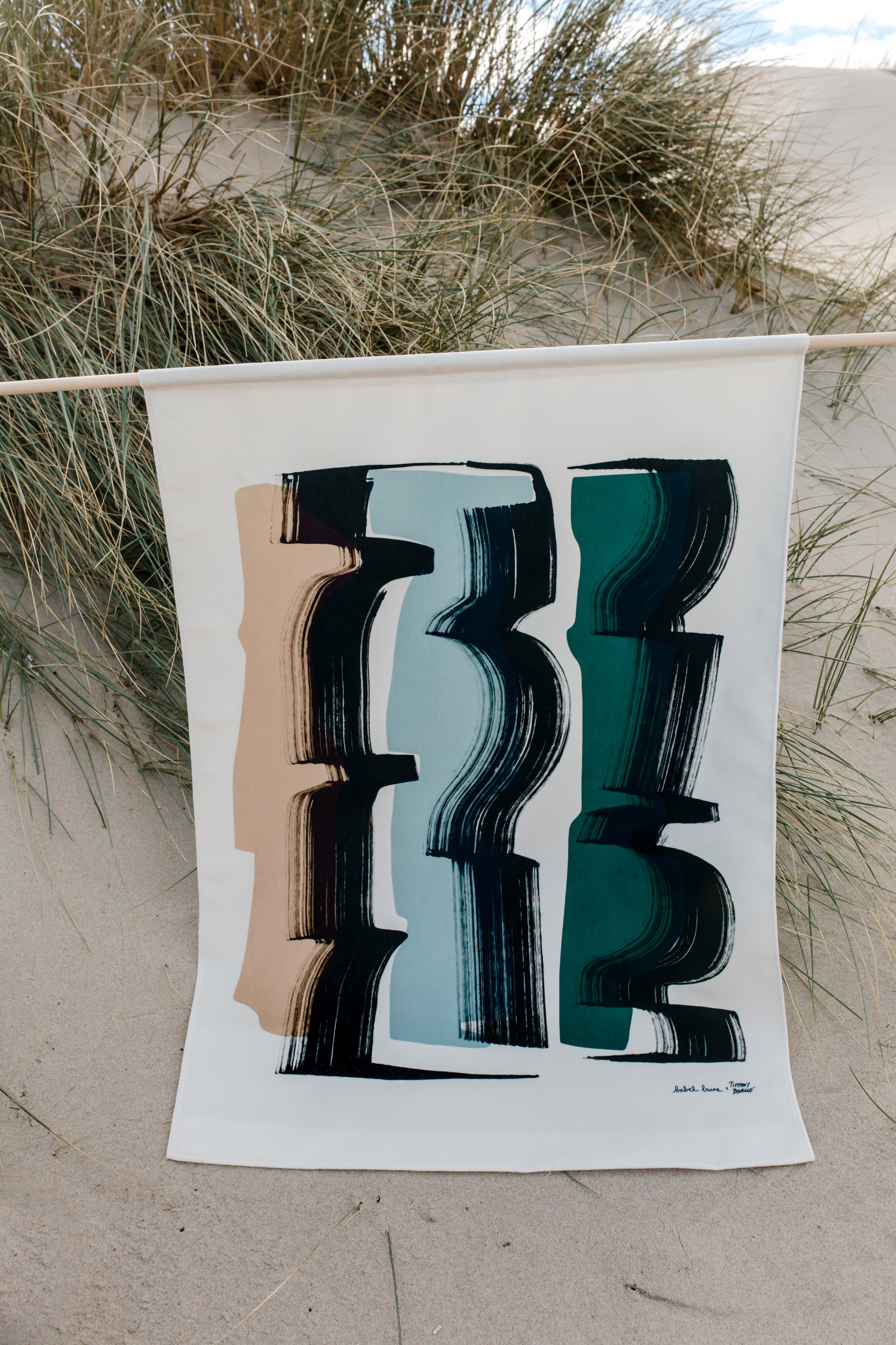 Tiffany Bouelle Hanging - Aquagrau und Schwarzwald