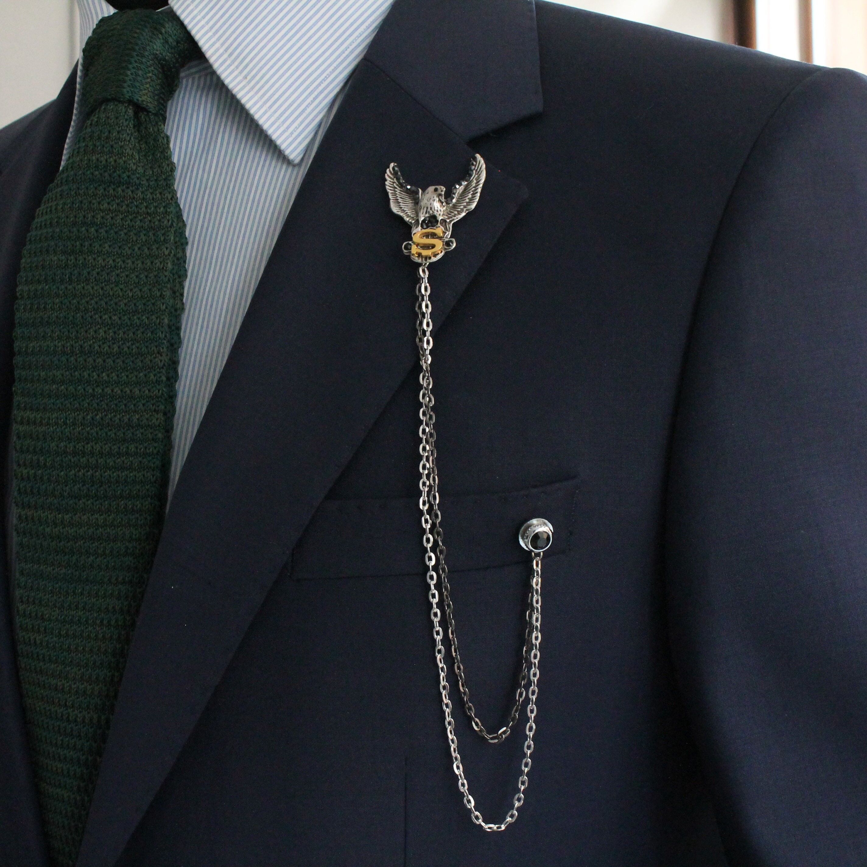 Broche de chaîne de lettre d'aigle, broche de collier de lettre personnalisée, revers fait à la main de veste, cadeau pour l'homme, accessoire de bijoux pour hommes garçons d'honneur de mariage, SKU149