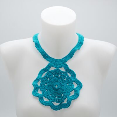 Collier Plastron Barbara, modèle bleu