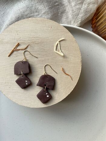 Kaiyah // Boucles d'oreilles pendantes rustiques en argile au chocolat 3