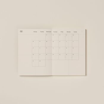 Planificateur minimaliste écologique 2024. Planificateur hebdomadaire, mensuel et annuel avec 20 pages de notes supplémentaires - Taupe 15