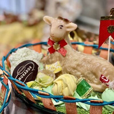 Oveja de pascua en mazapán_media