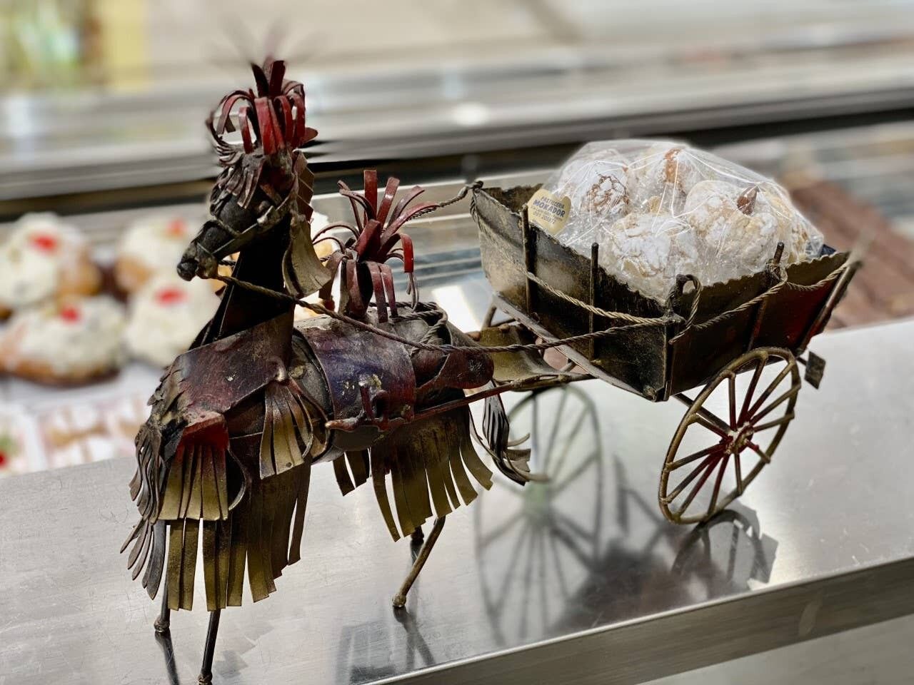 Sizilianische Eisenkarre mit Mandeldessert