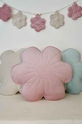 Coussin fleuri en velours "Menthe" 7