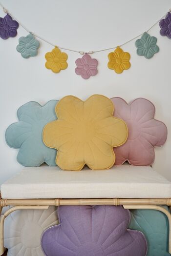 Coussin fleuri en velours "Menthe" 8