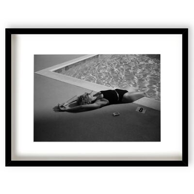 Isolation Mood - Black Frame - 1055