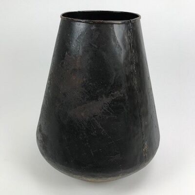 Robuste Vase aus recyceltem Metall im Vintage-Look, 37 cm hoch