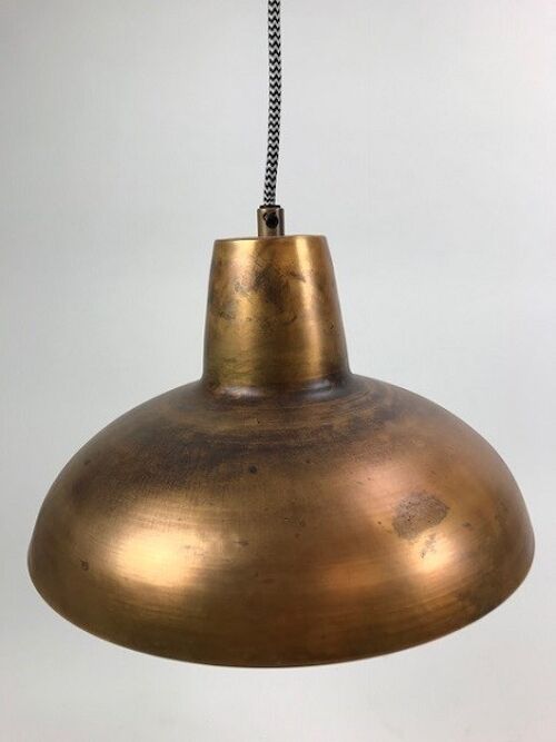 Prachtige stoere hanglamp gemaakt van metaal met een goudglans 4