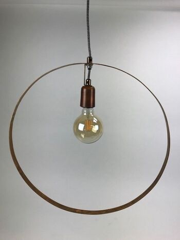 Belle lampe à suspension robuste en métal avec un éclat doré 6