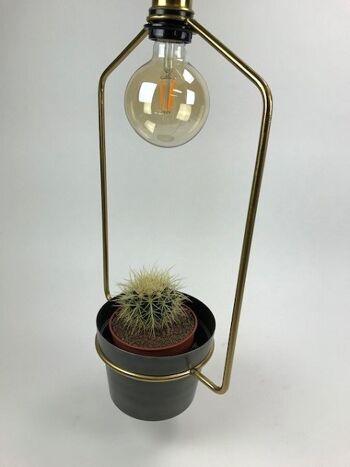 Belle lampe à suspension robuste en métal avec un éclat doré 7