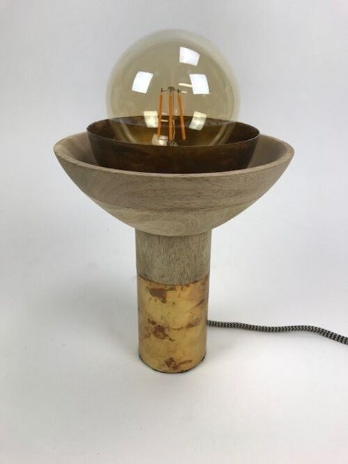 Mooie stoere lamp voor op bureau gemaakt van hout en metaal in vintagelook