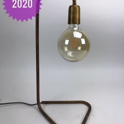 Preciosa lámpara para mesa o escritorio, hecha a mano y fabricada en metal color cobre.