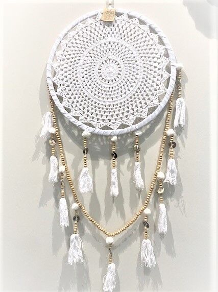 Bellissimo acchiappasogni bianco fatto a mano in bianco con perline in stile Ibiza 50 cm