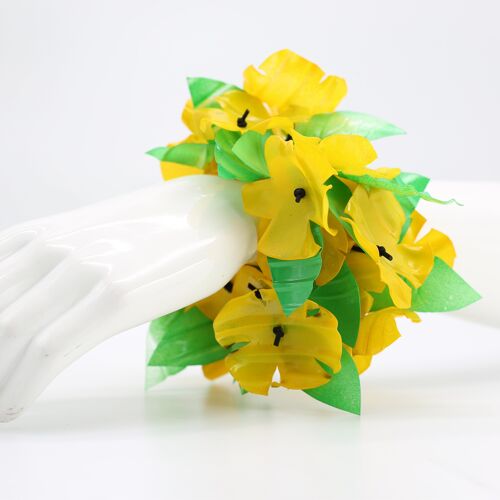 Aqua Poppy with Green Leaf Bracelet - Yellow/Green