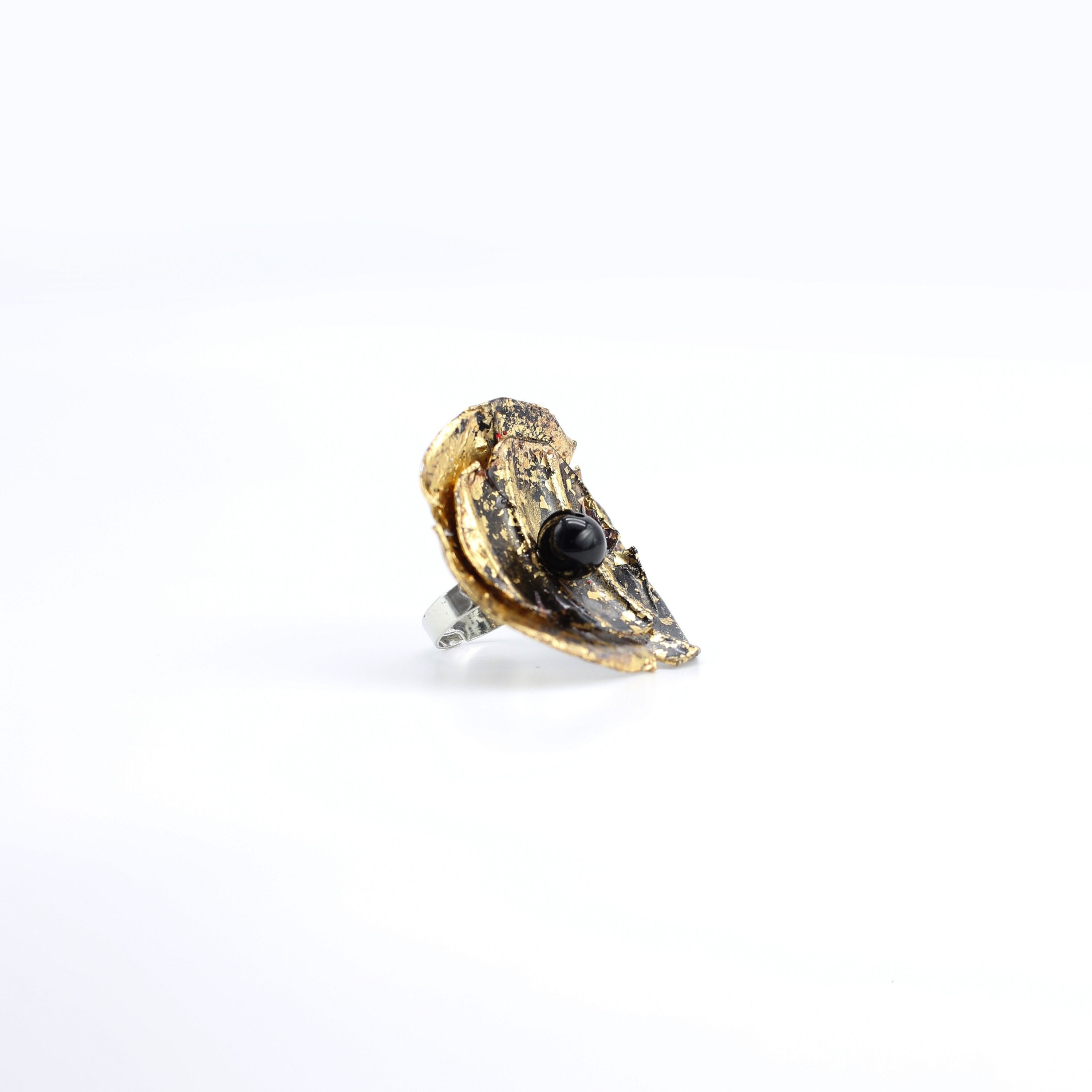 Anillo grande Aqua Poppy - Dorado a mano - Negro/Oro