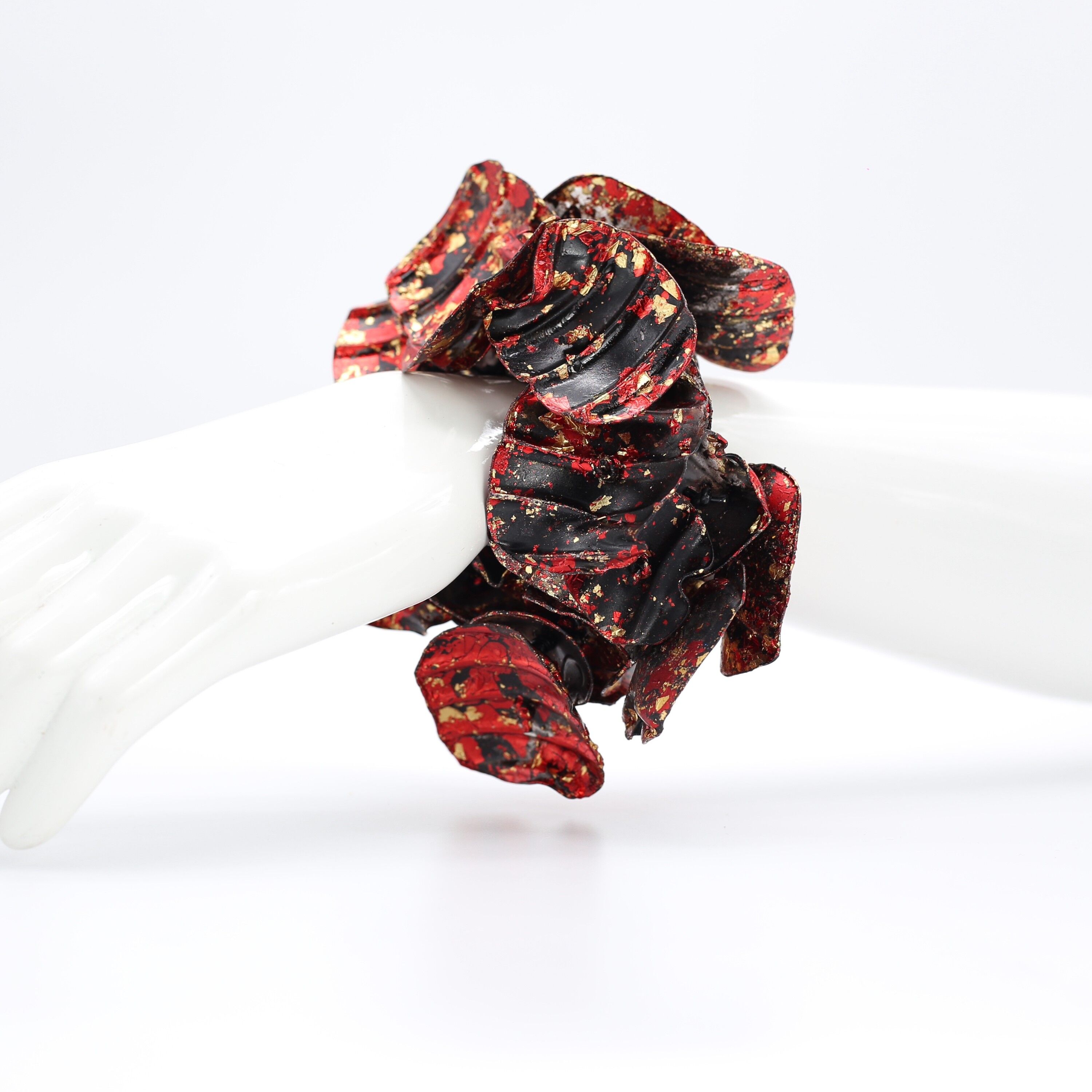 Bracciale Big Aqua Water Lily leaf - Dorato a mano - Oro con nero e rosso