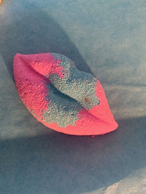 Angel lips bath bomb x10