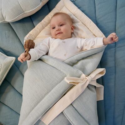 Corno da neonato in conchiglia di lino "Menta"