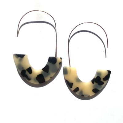 Contemporary acrylic hoop wire earrings (black/cream )