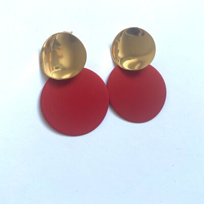 Gold and red curvy round earrings