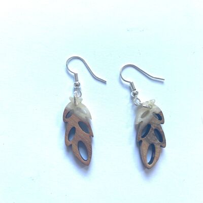 Cream resin and wood leaf edge earrings