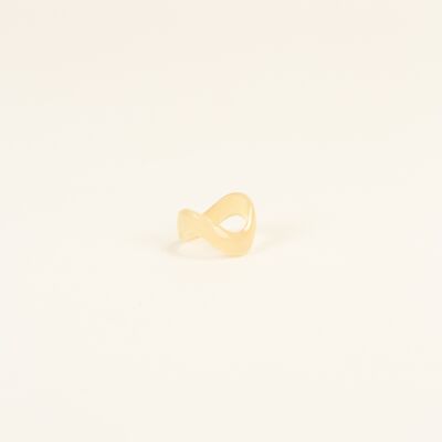Onde ring in blond horn size M