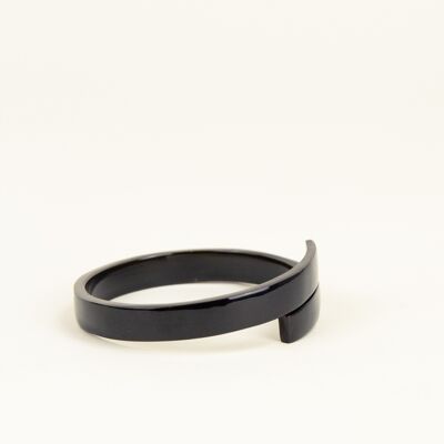 Ribbon open bracelet in marbled horn