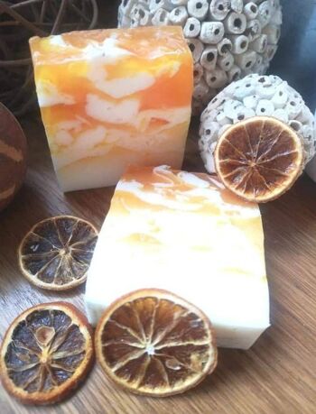 Pain de Savon Artisanal Huile Essentielle d'Orange Douce & Beurre de Karité 2