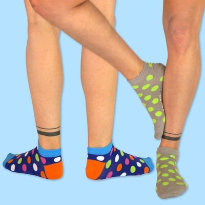 Speckled.  Pack two pairs of short socks.  Sneakers.  Unisex.  For men and women.