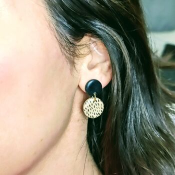 Boucles d'oreilles pendantes neutres et noires - Mini 2