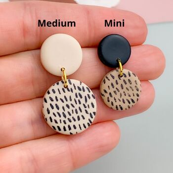 Boucles d'oreilles pendantes neutres et noires - Mini 4
