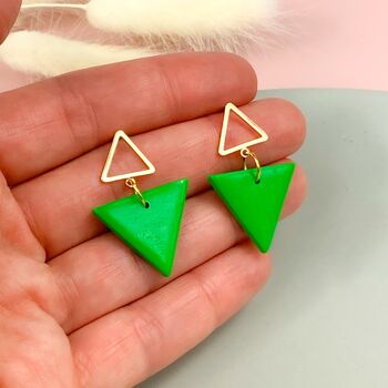 Boucles d'oreilles forme triangle vert tropical et or 4