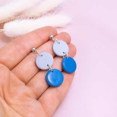 Boucles d'oreilles mini pendantes bleues et grises avec clou boule - Avec clou boule en argent