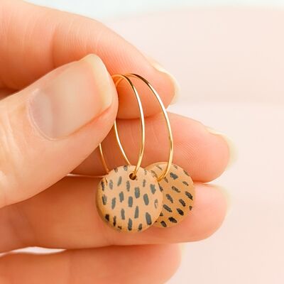 Small and dainty hoop earrings - gold and caramel