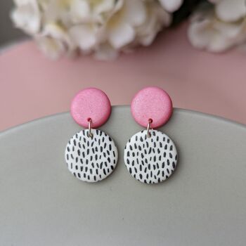 Boucles d'oreilles pendantes roses et blanches - Medium A 2