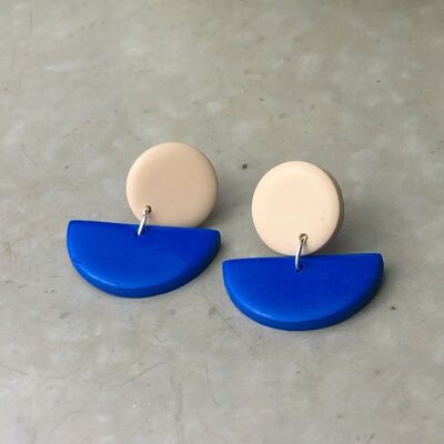 Boucles d'oreilles demi-cercle bleu et beige