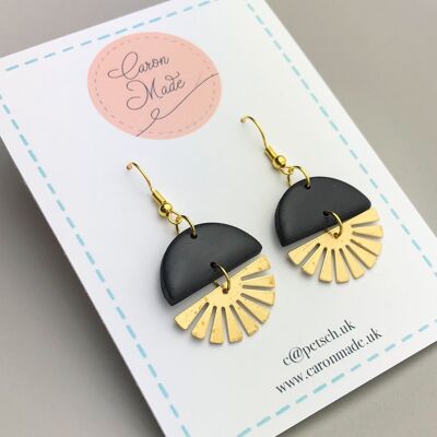 Boucles d'oreilles noires et dorées