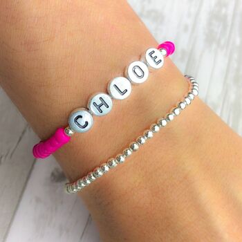 Nom personnalisé ou bracelet perlé initiale, remplisseurs de bas pour les filles et les adolescents - gris 1