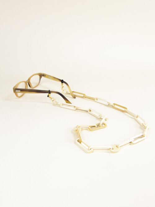 Glasses chain in blond horn