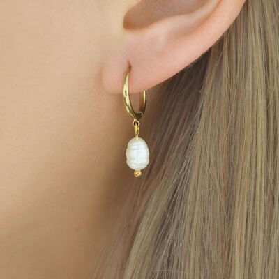 Cultured pearl earrings